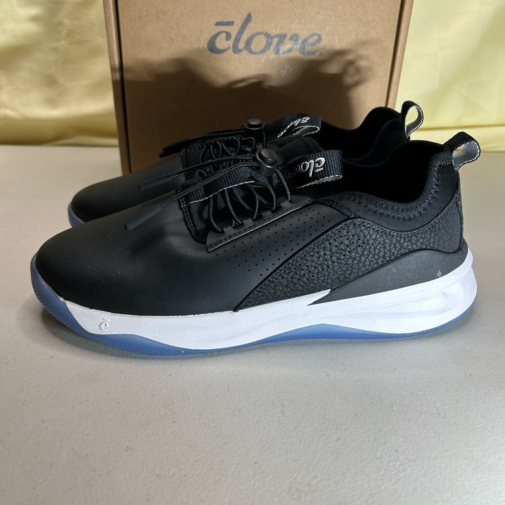 Clove Comfort Sneaker Nursing / Healthcare Shoes
Night Shift
Women's 8